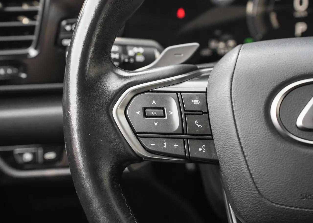 Lexus NX 450h+ - Image 16