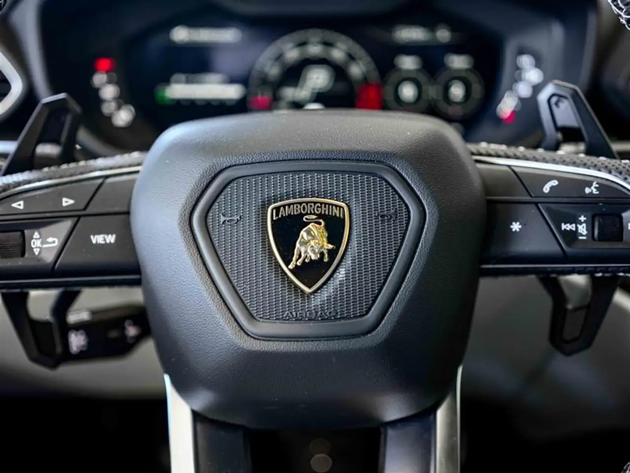 Lamborghini Urus - Image 24