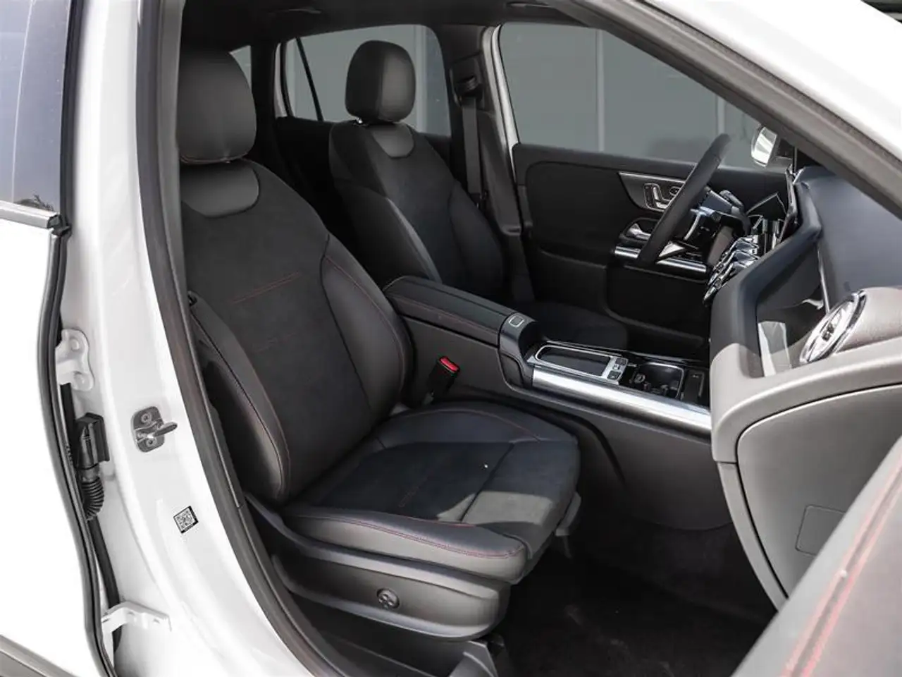 Mercedes-Benz GLA - Image 23