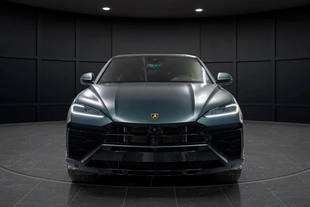 Lamborghini Urus - Image 7