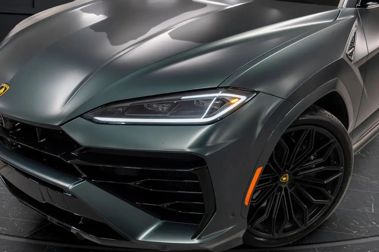 Lamborghini Urus - Image 8