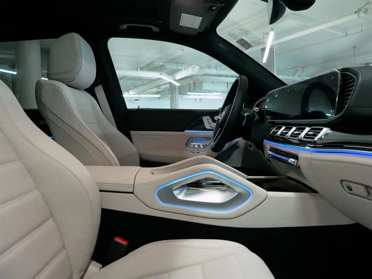 Mercedes-Benz GLE - Image 22
