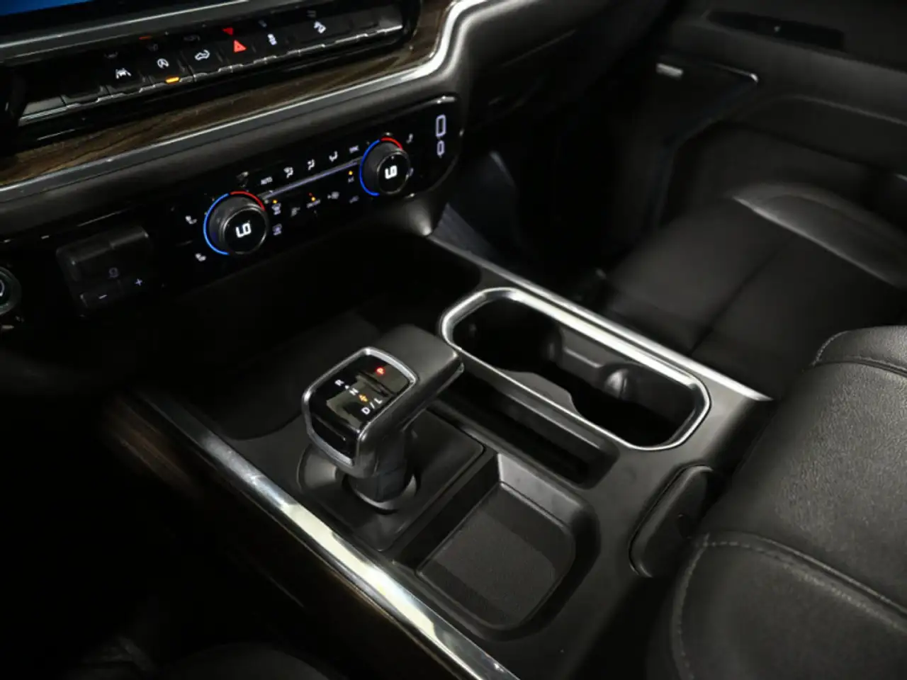 Chevrolet Silverado 1500 - Image 23