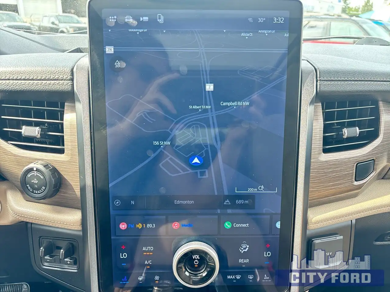 Ford Expedition - Image 18