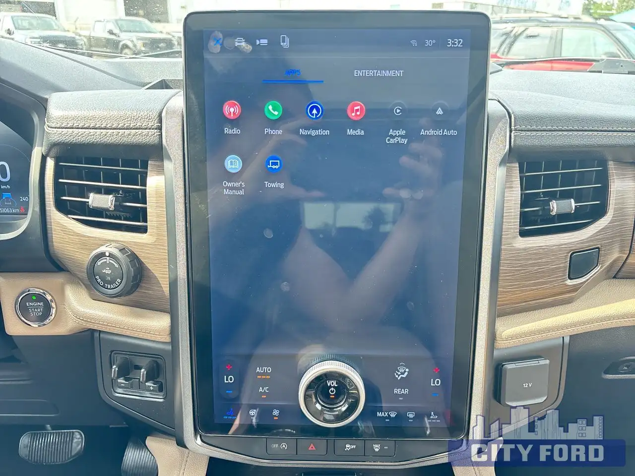 Ford Expedition - Image 19