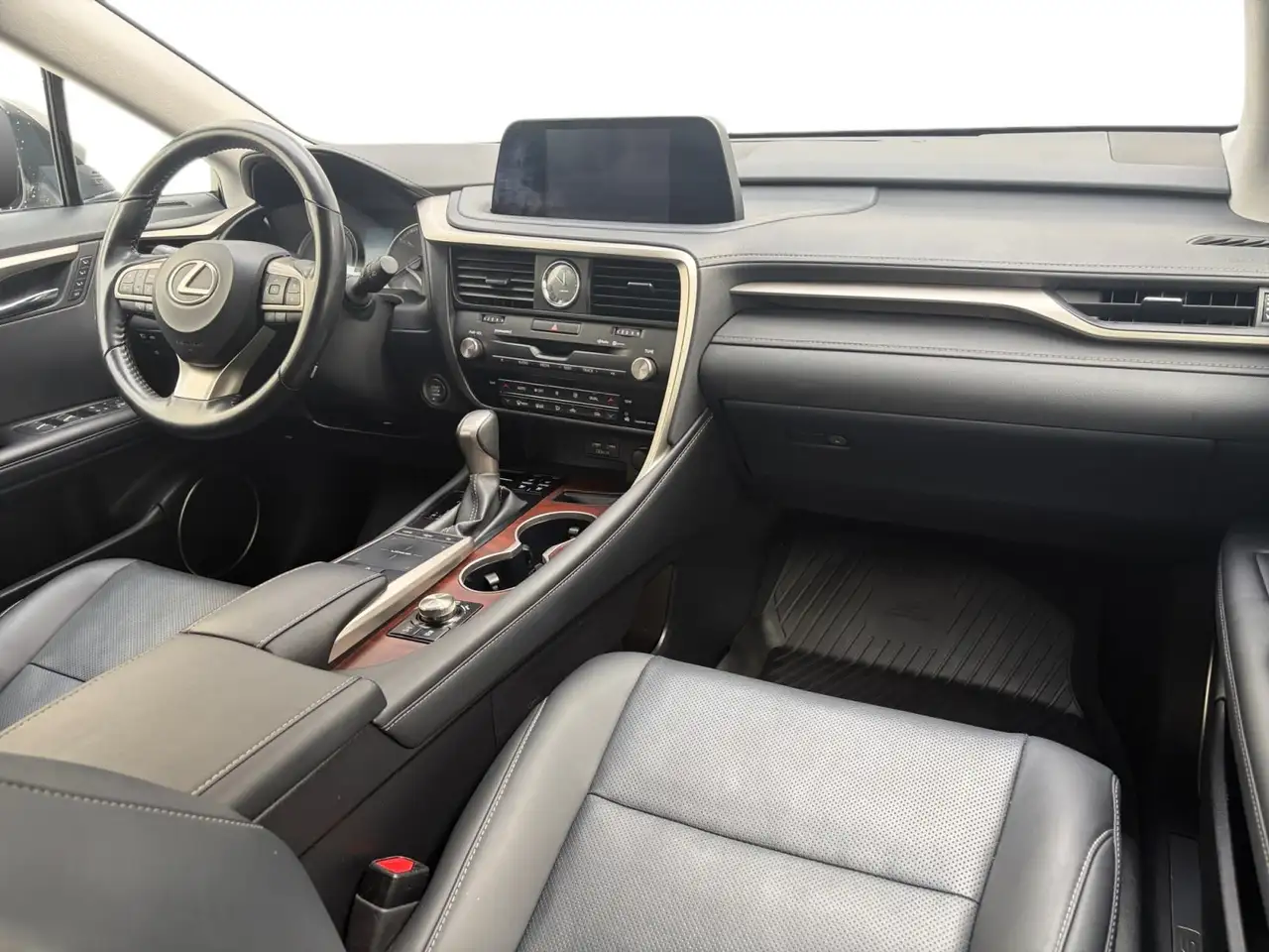 Lexus RX - Image 29