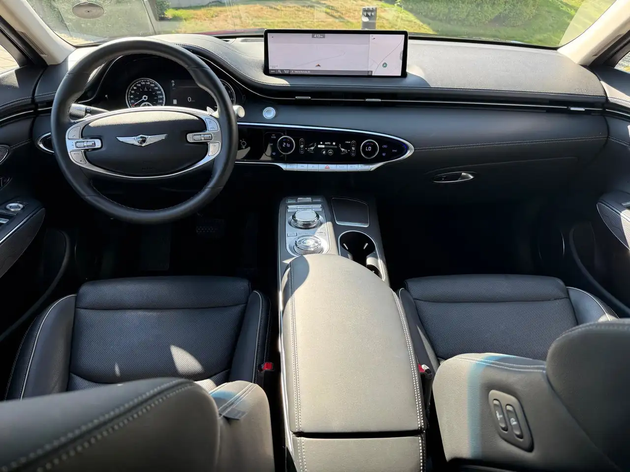 Genesis GV70 - Image 12