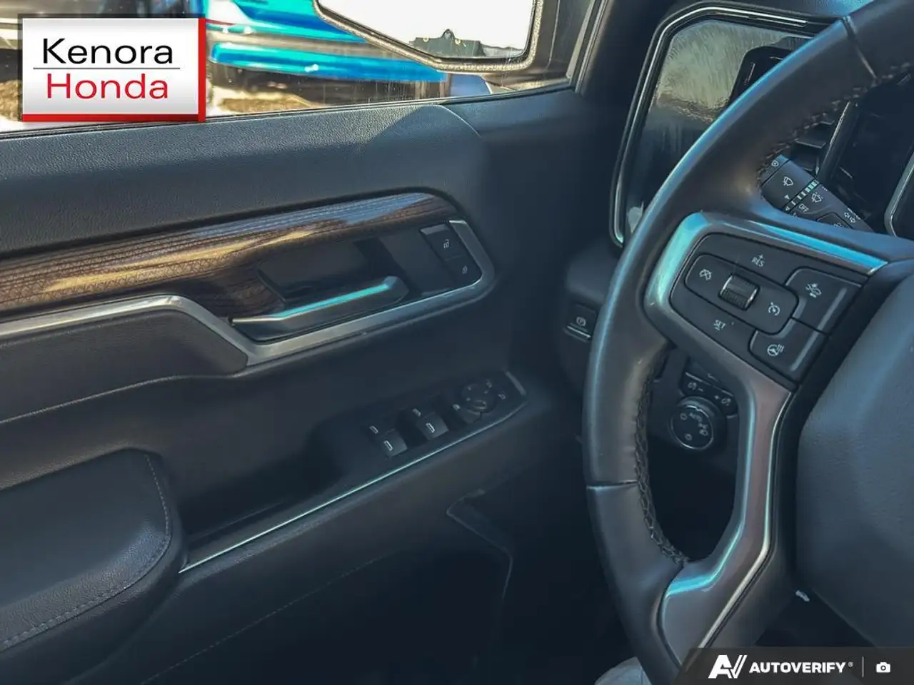 Chevrolet Silverado 1500 - Image 15