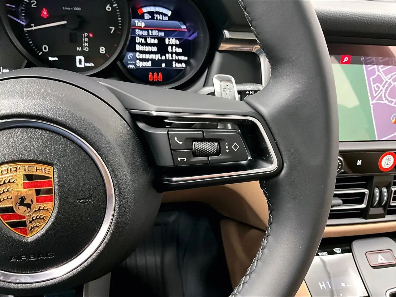 Porsche Macan - Image 21