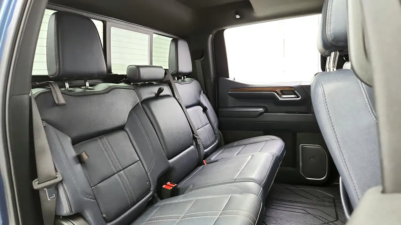 Chevrolet Silverado 1500 - Image 41