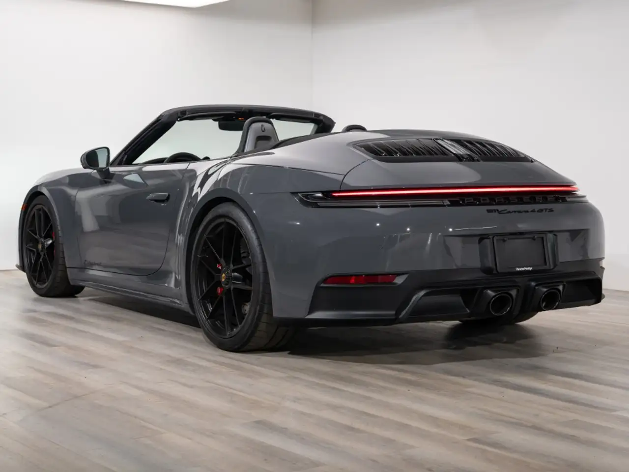 Porsche 911 - Image 8