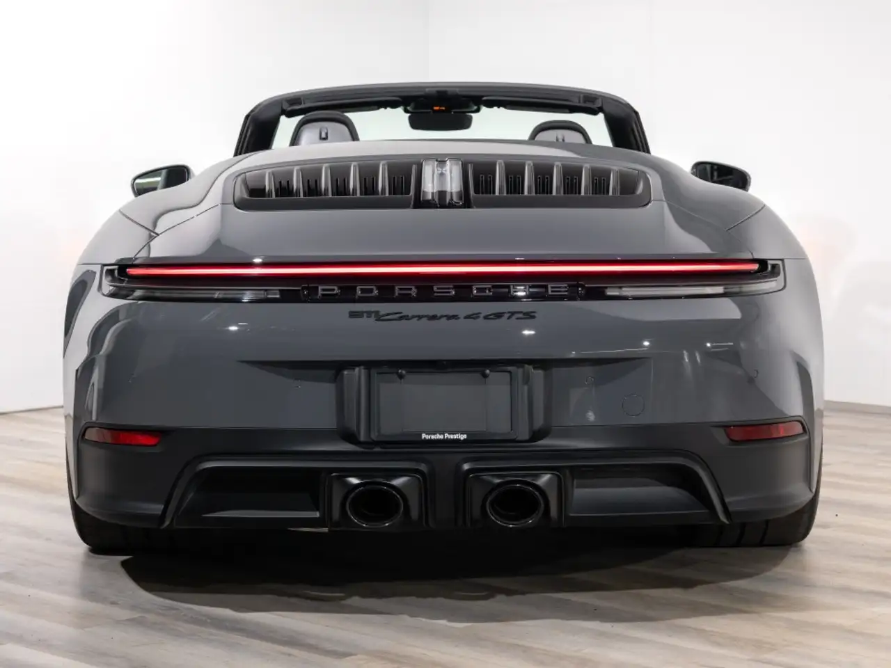 Porsche 911 - Image 9