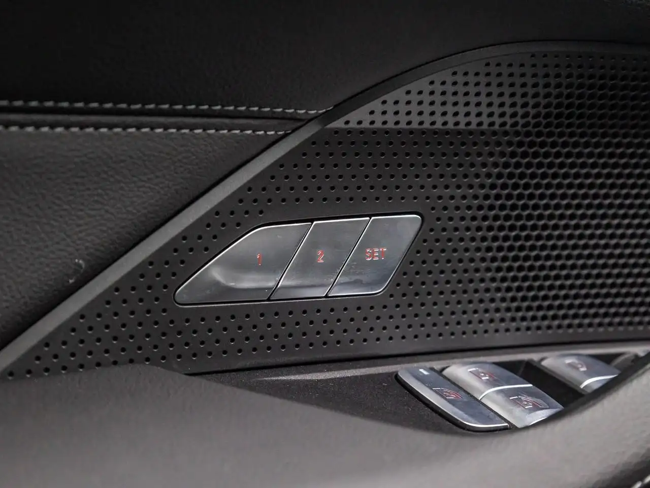 BMW i4 - Image 14