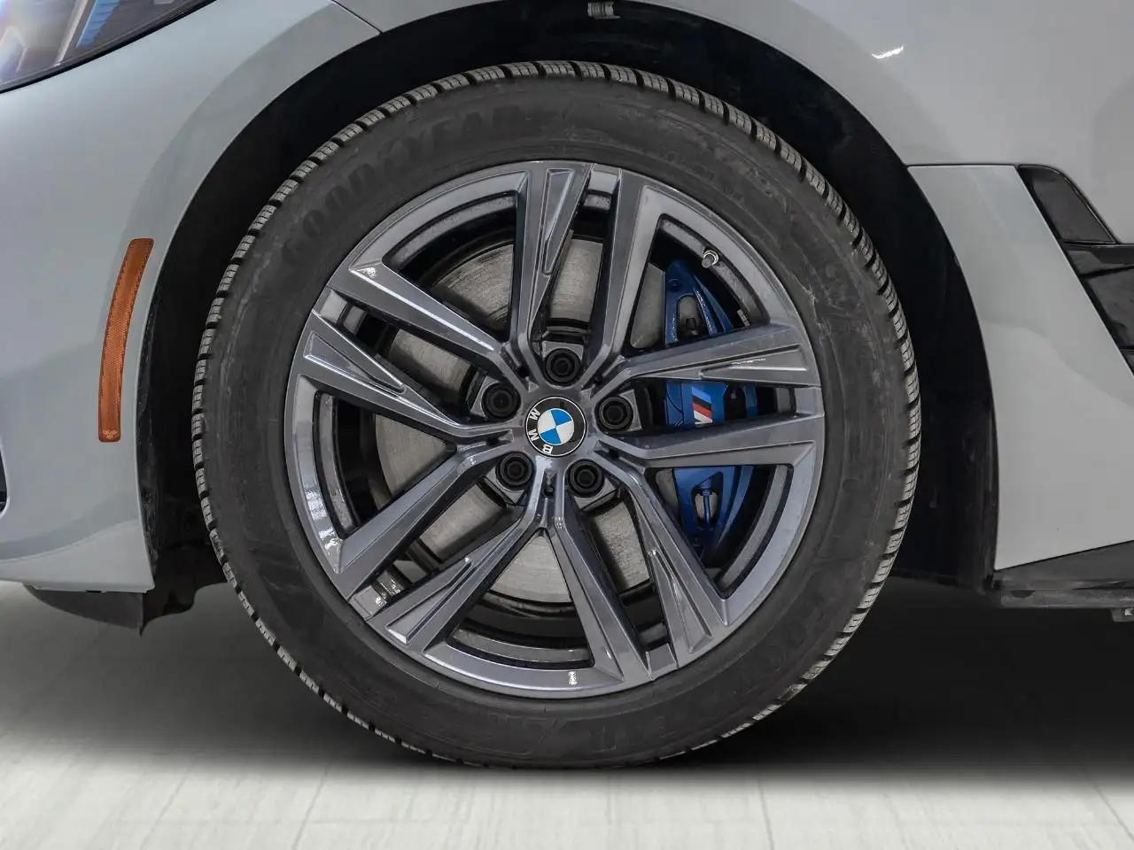 BMW i4 - Image 4
