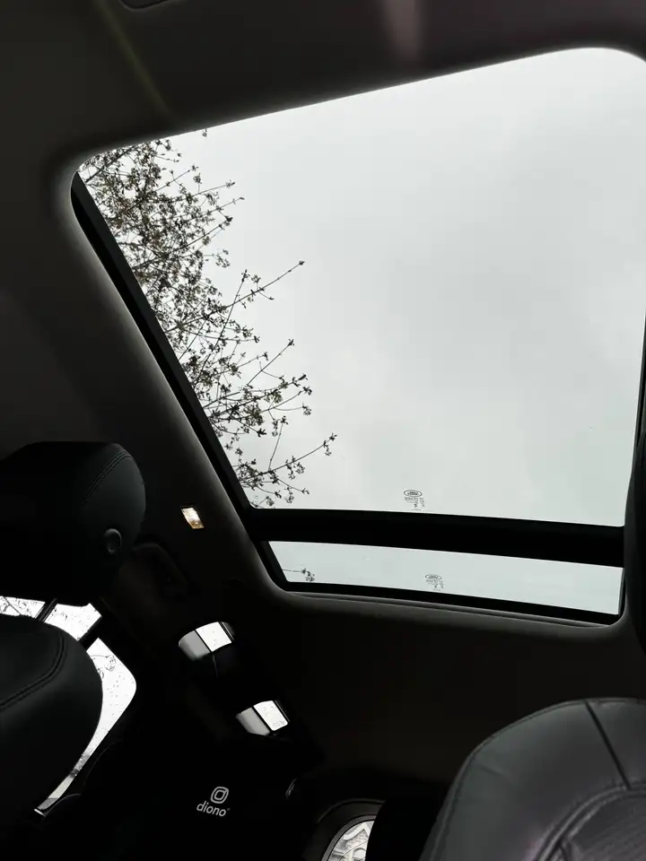 Land Rover Defender - Image 13