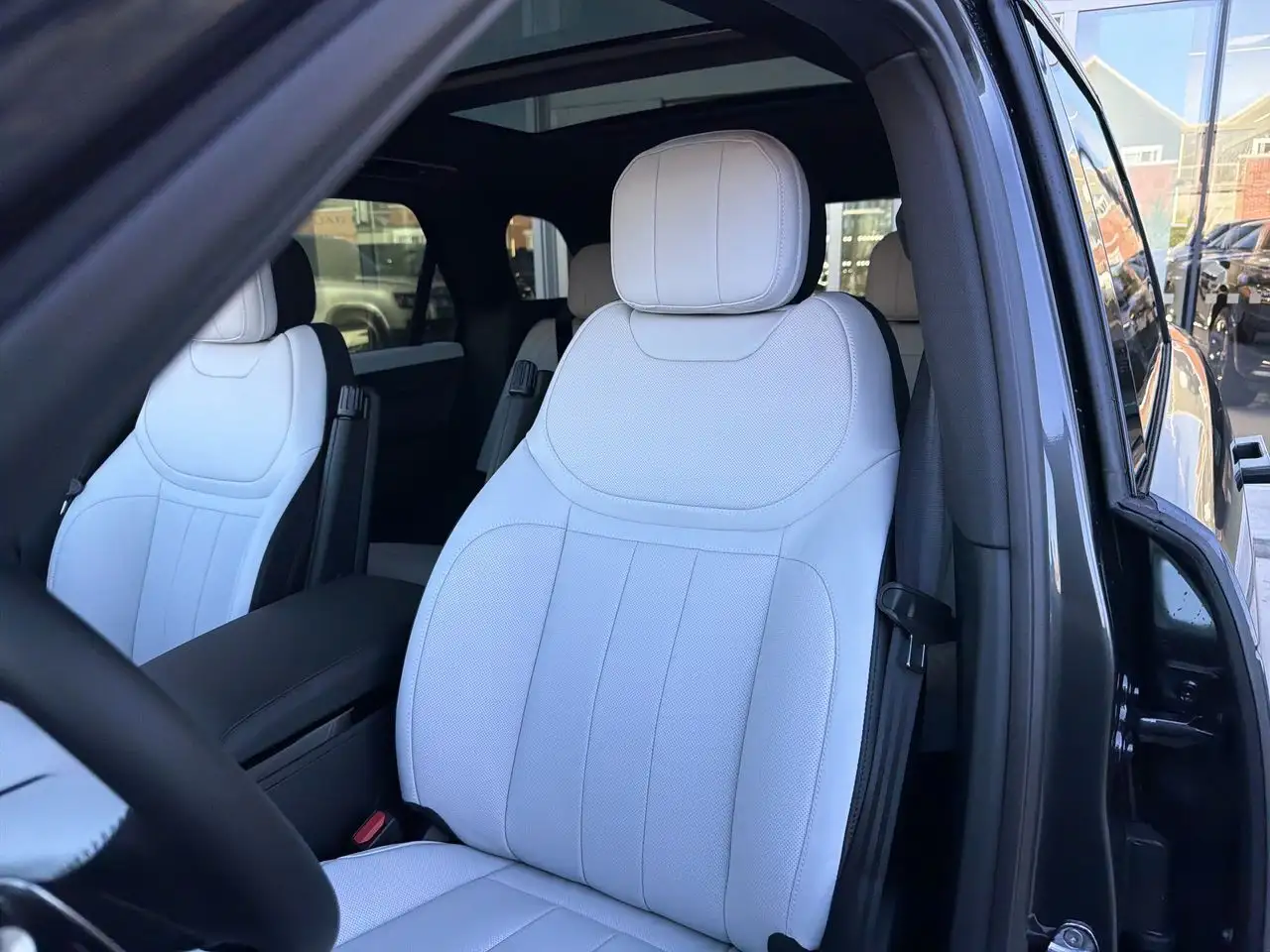 Land Rover Range Rover Sport - Image 8