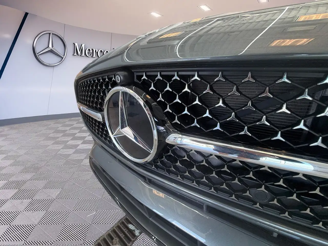 Mercedes-Benz C-Class - Image 13