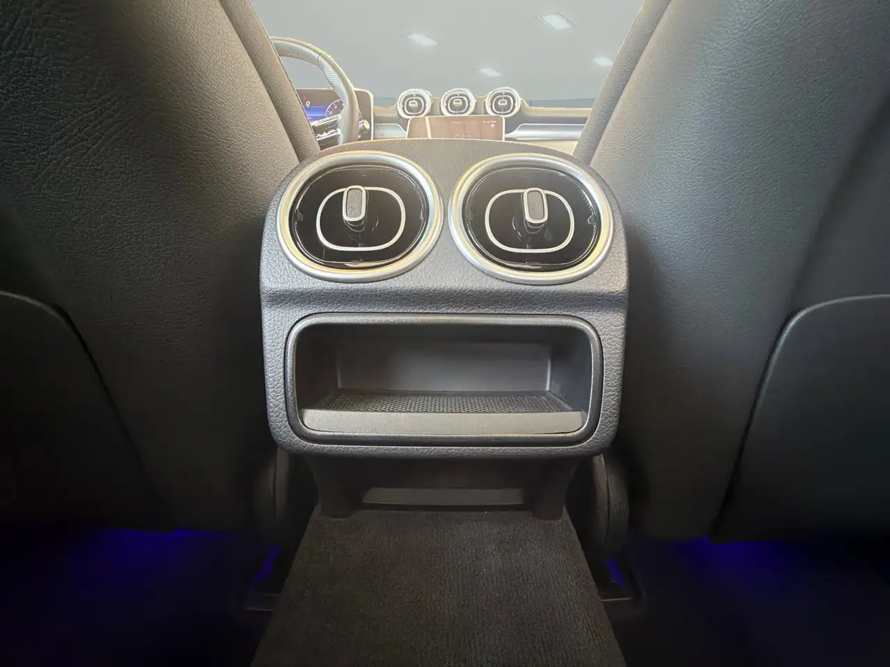 Mercedes-Benz C-Class - Image 29