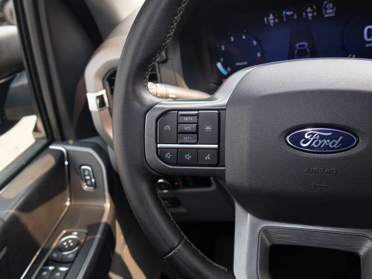 Ford F-150 - Image 22