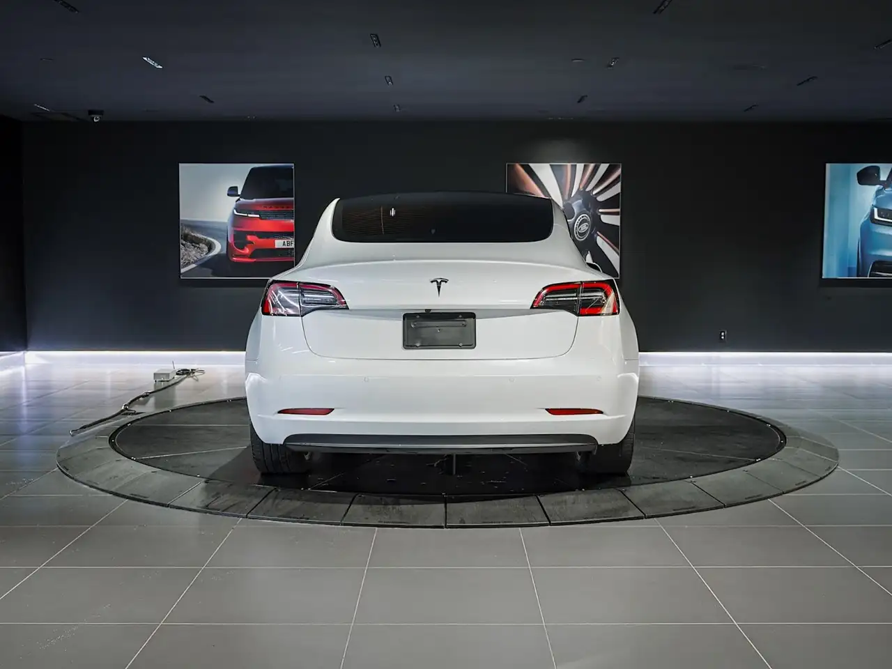 Tesla Model 3 - Image 6