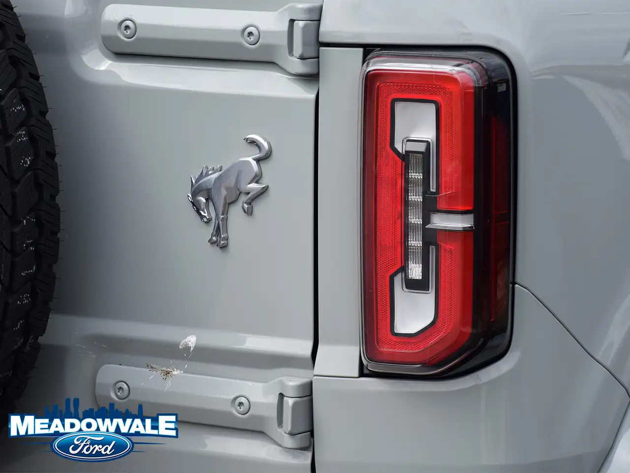 Ford Bronco - Image 9