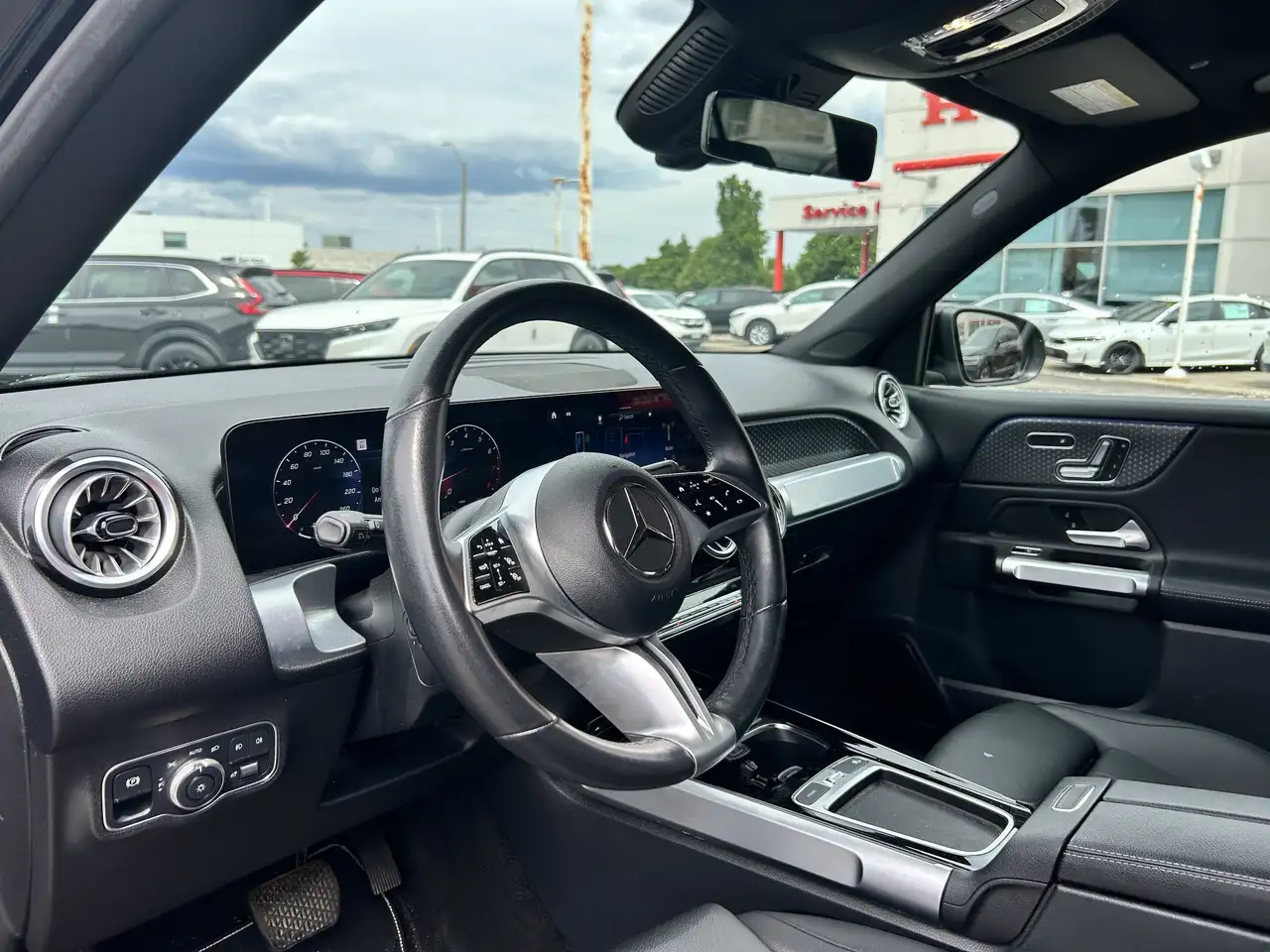 Mercedes-Benz GLB - Image 11