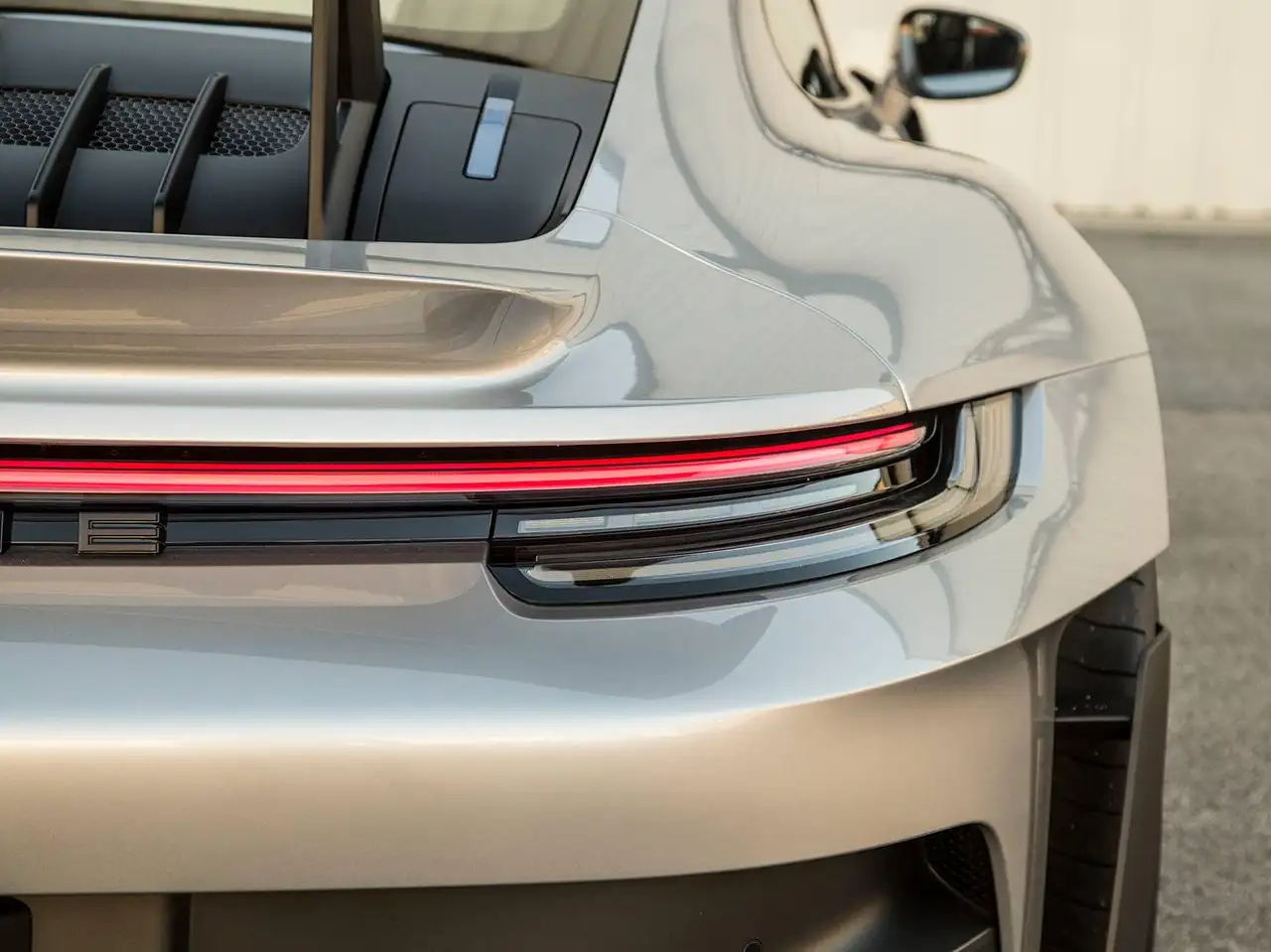 Porsche 911 - Image 24