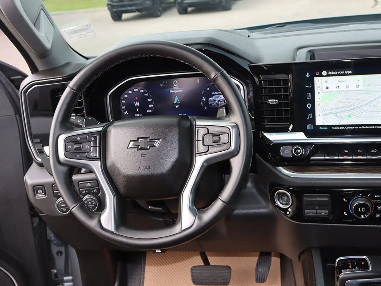 Chevrolet Silverado 1500 - Image 18