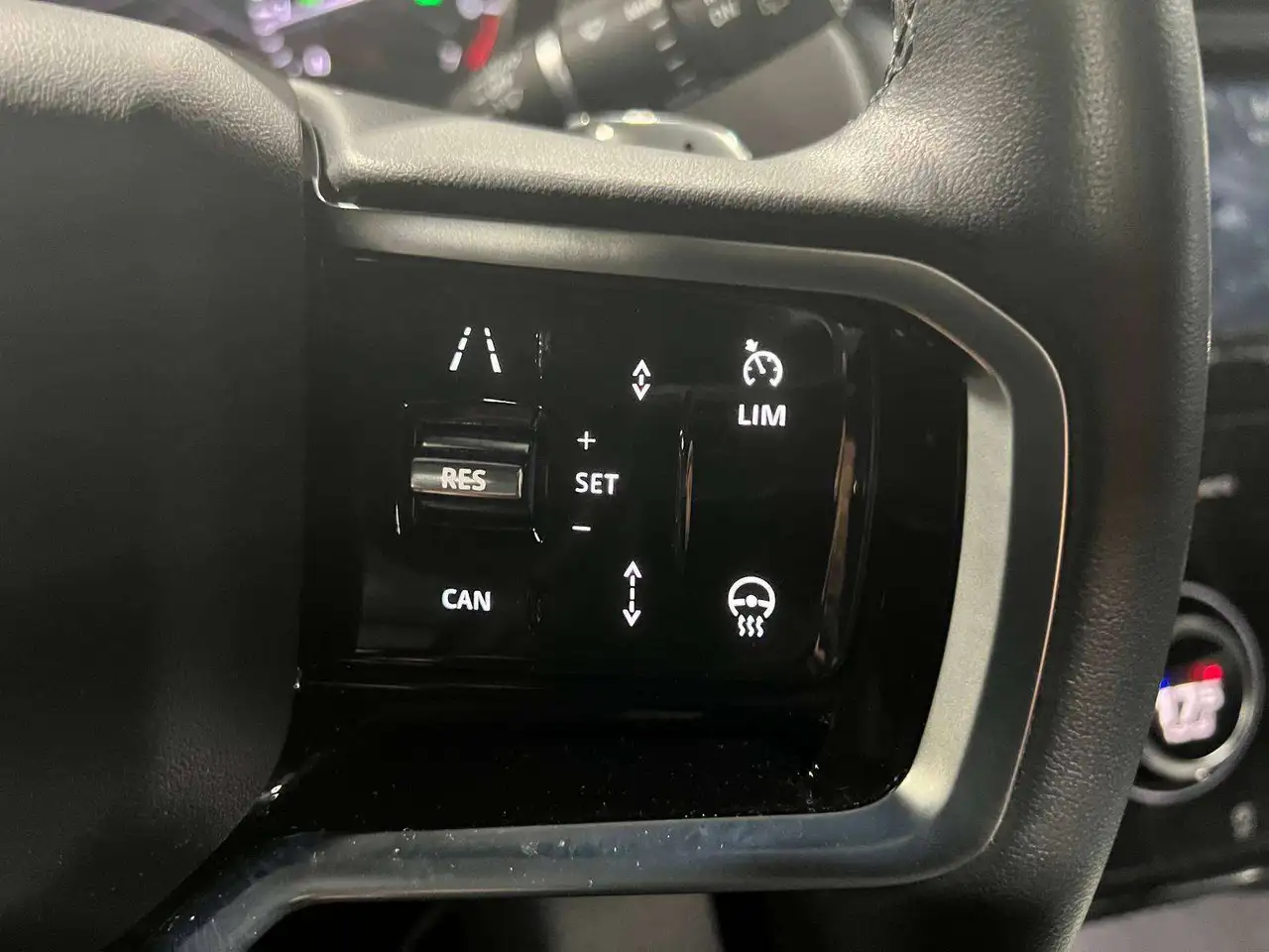 Land Rover Discovery Sport - Image 19