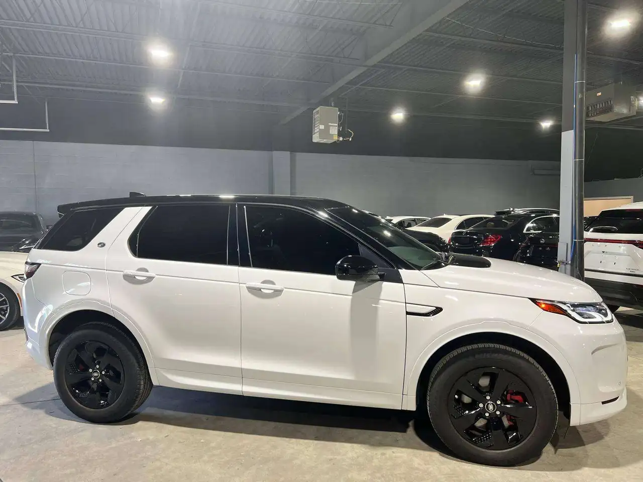 Land Rover Discovery Sport - Image 6