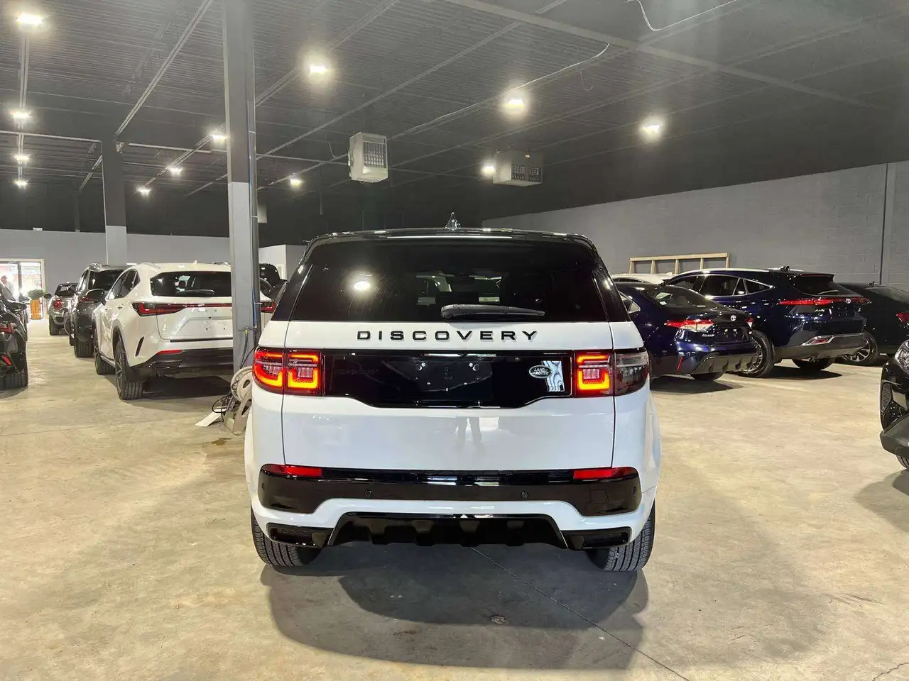 Land Rover Discovery Sport - Image 2
