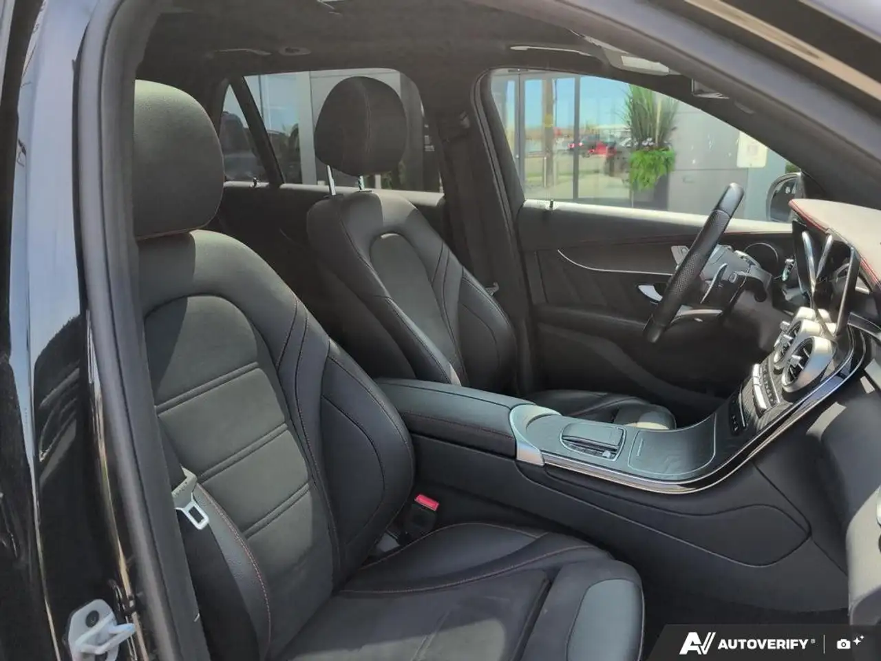Mercedes-Benz GLC - Image 21