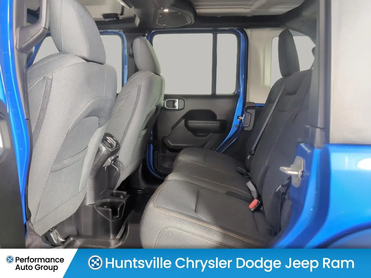 Jeep Wrangler - Image 12