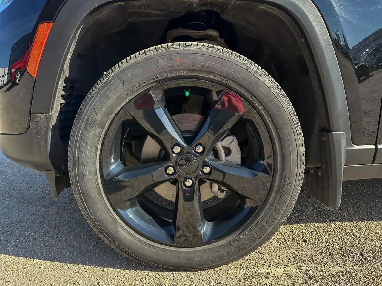 Jeep Grand Cherokee - Image 11