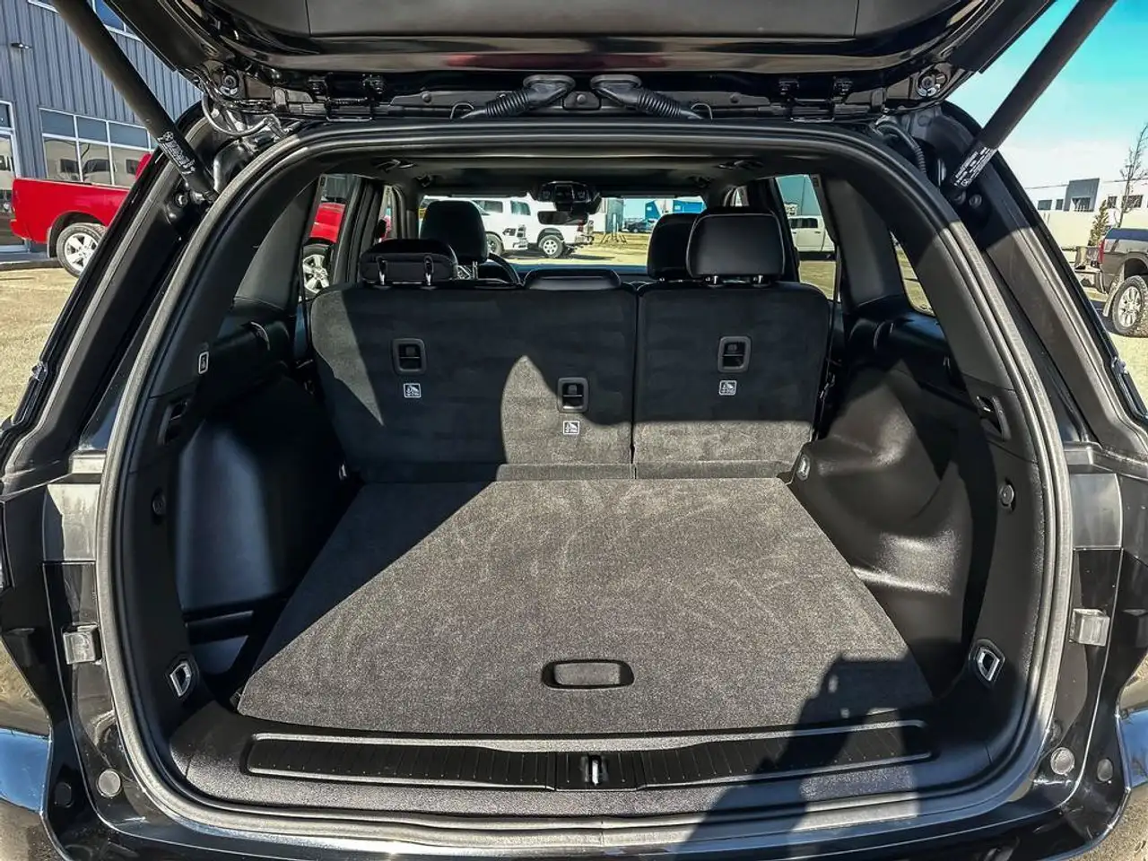 Jeep Grand Cherokee - Image 12