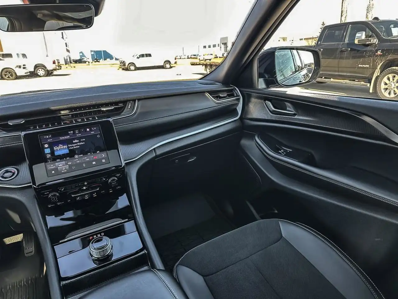 Jeep Grand Cherokee - Image 15