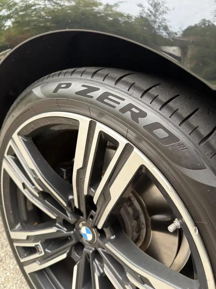 BMW 7 Series - Image 11