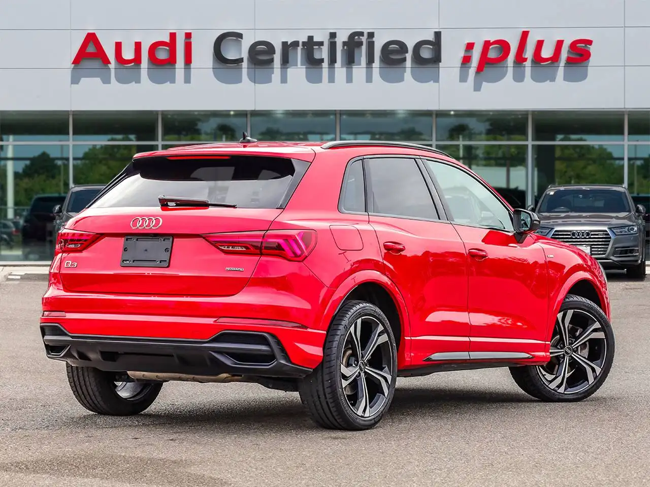 Audi Q3 - Image 2
