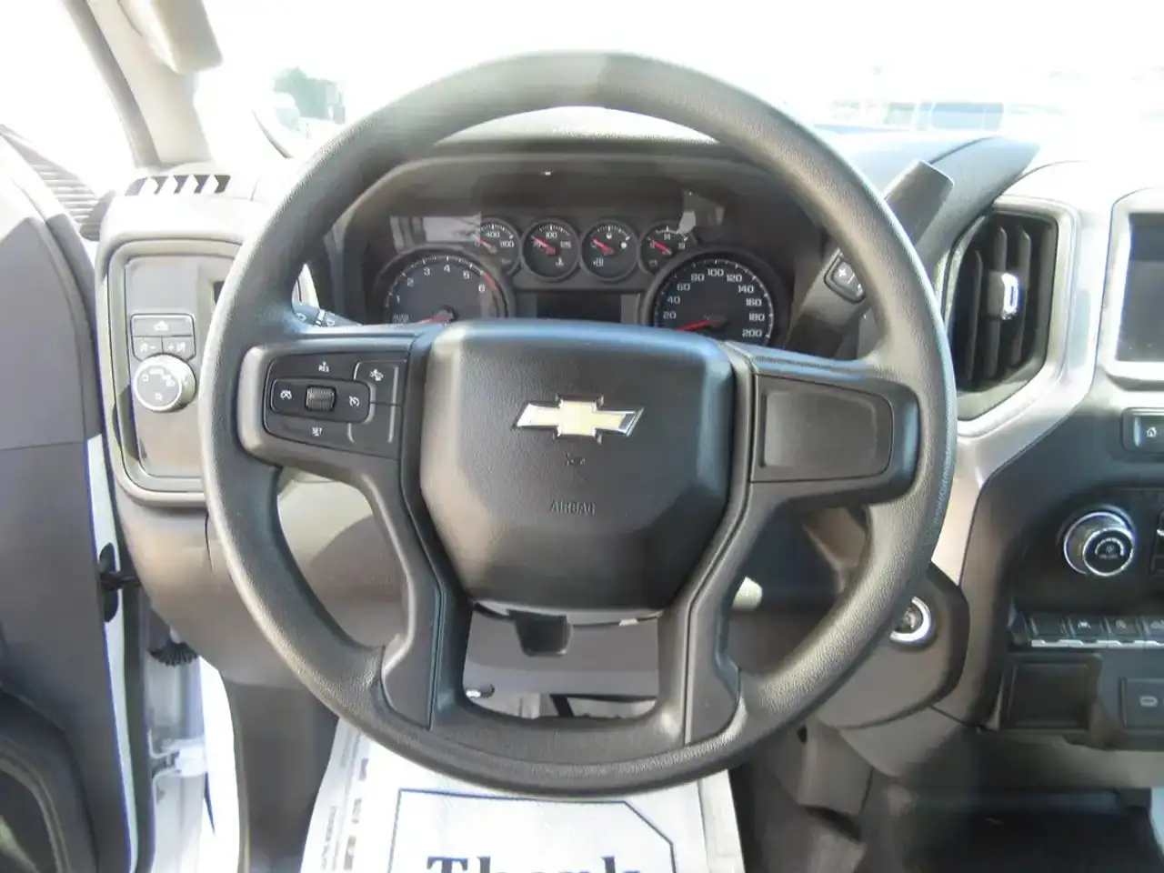 Chevrolet Silverado 1500 - Image 9