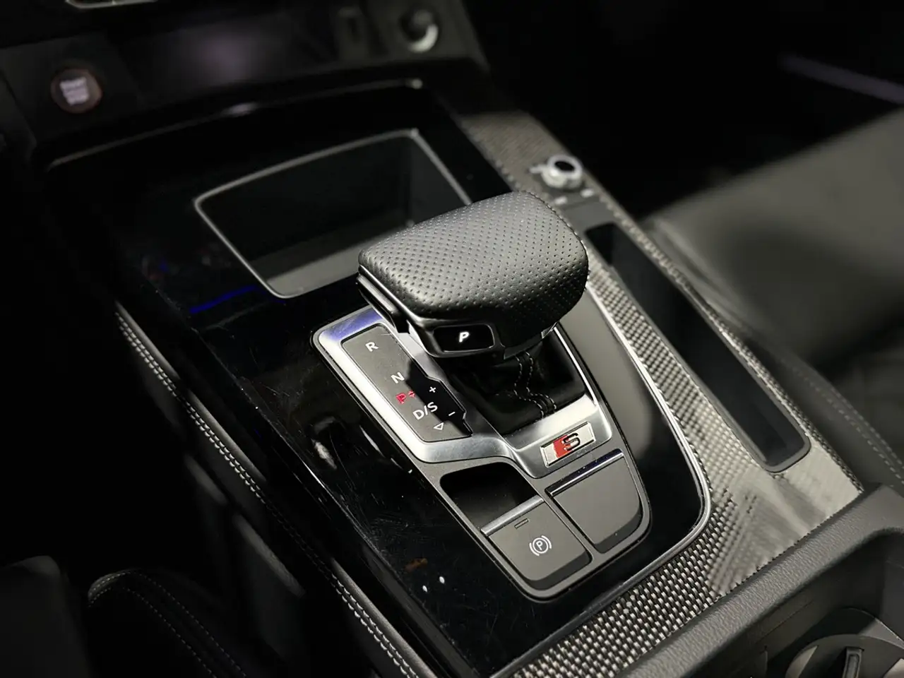 Audi SQ5 - Image 31