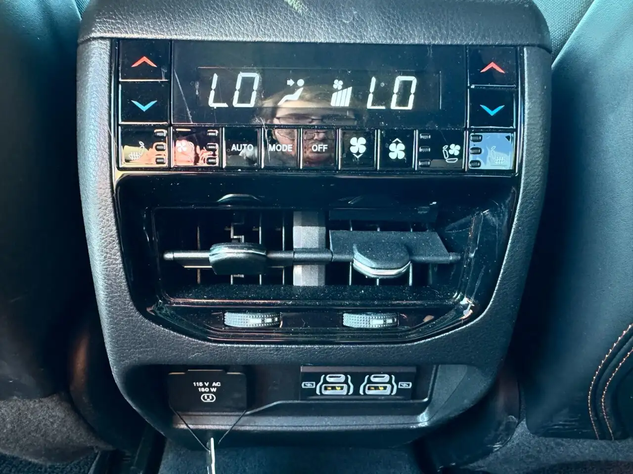 Jeep Grand Cherokee - Image 32