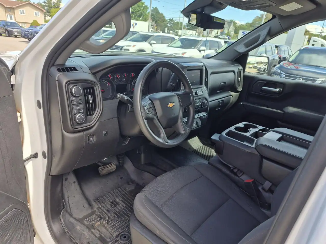Chevrolet Silverado 1500 - Image 6