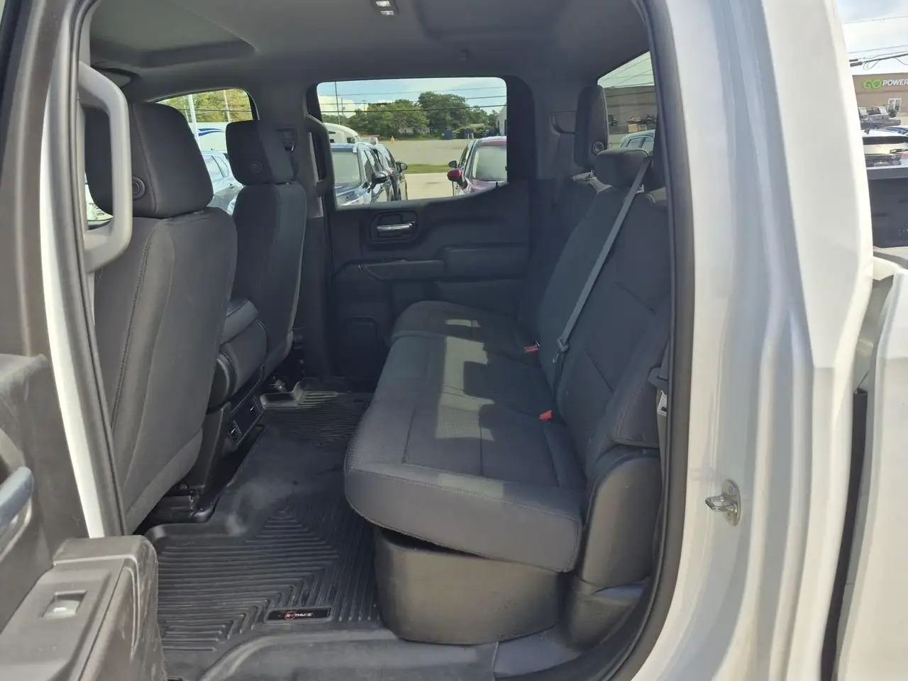 Chevrolet Silverado 1500 - Image 12