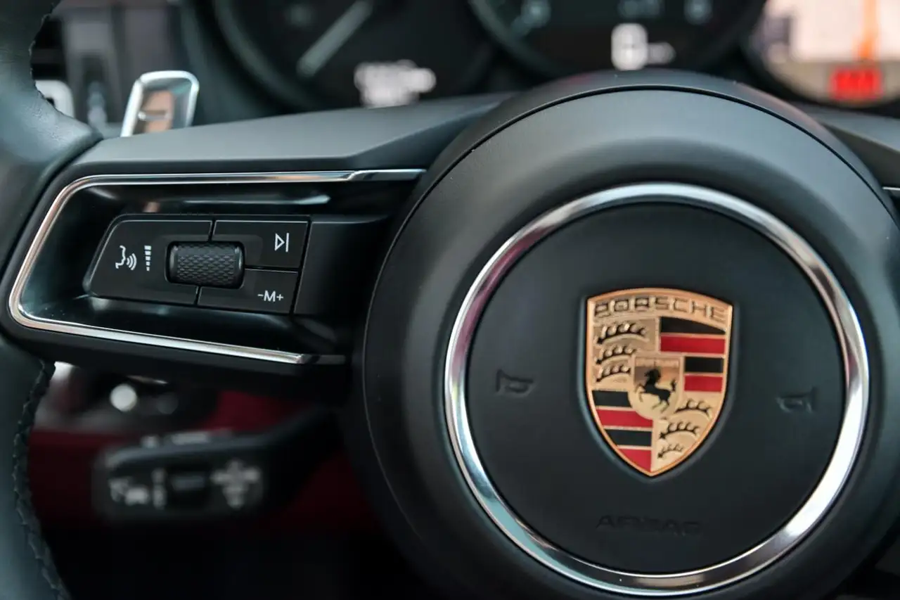 Porsche Macan - Image 17