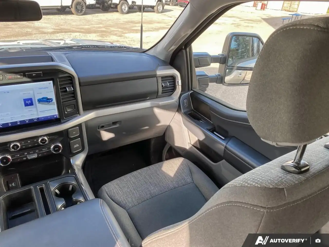 Ford F-150 - Image 25