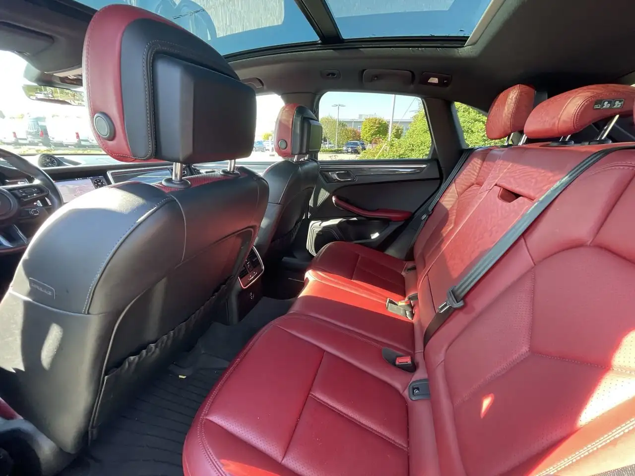 Porsche Macan - Image 32