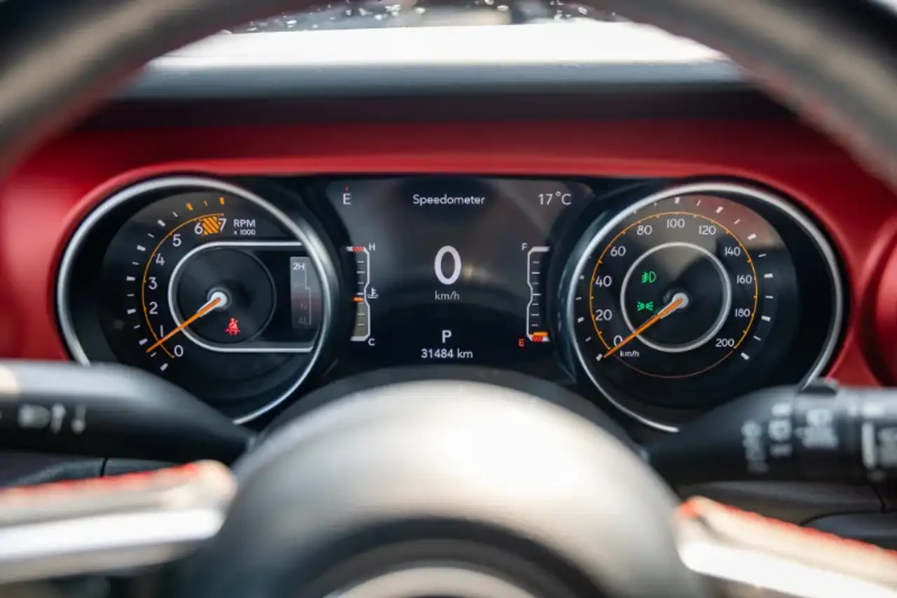 Jeep Wrangler - Image 12