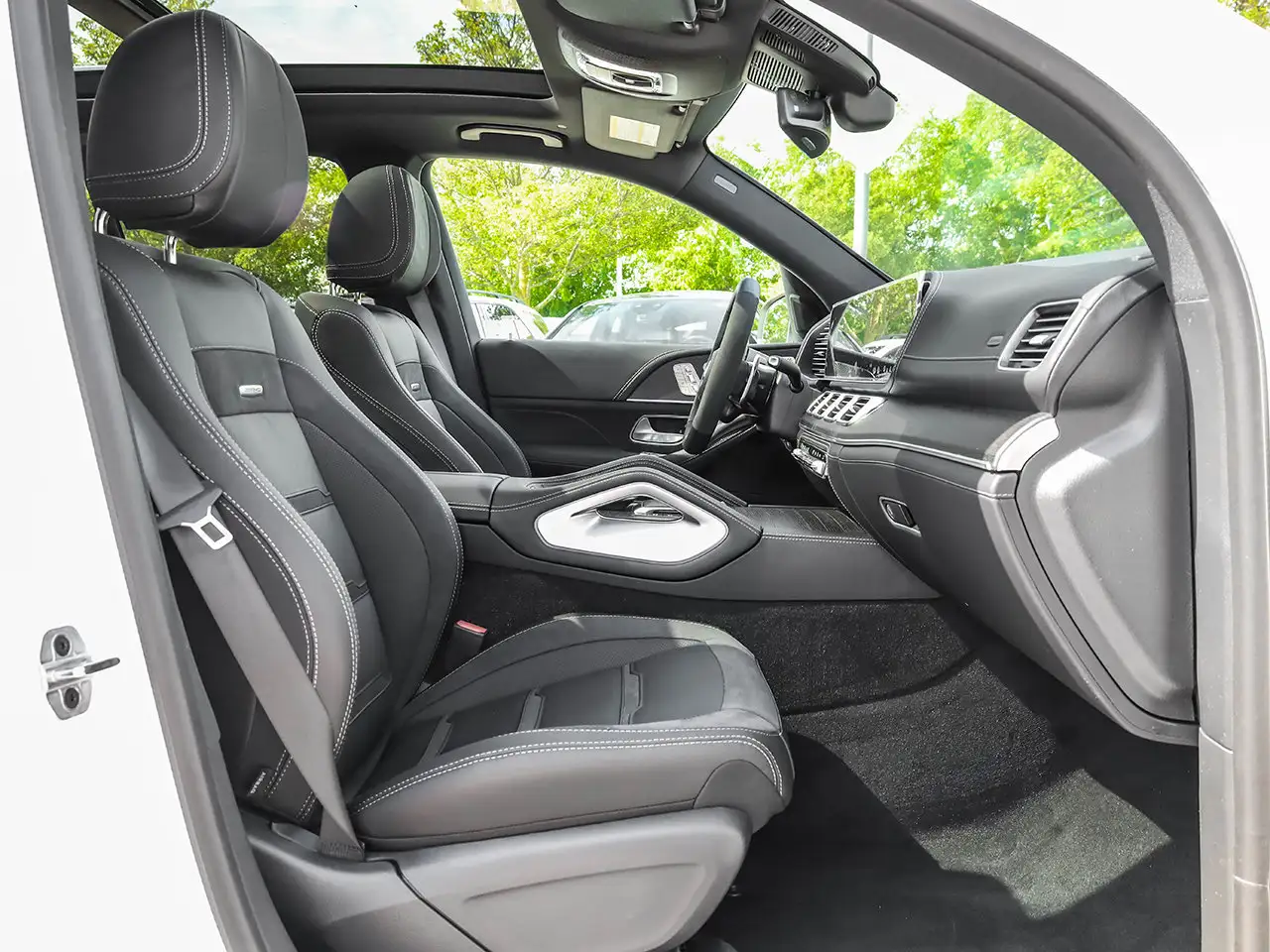 Mercedes-Benz GLE - Image 14