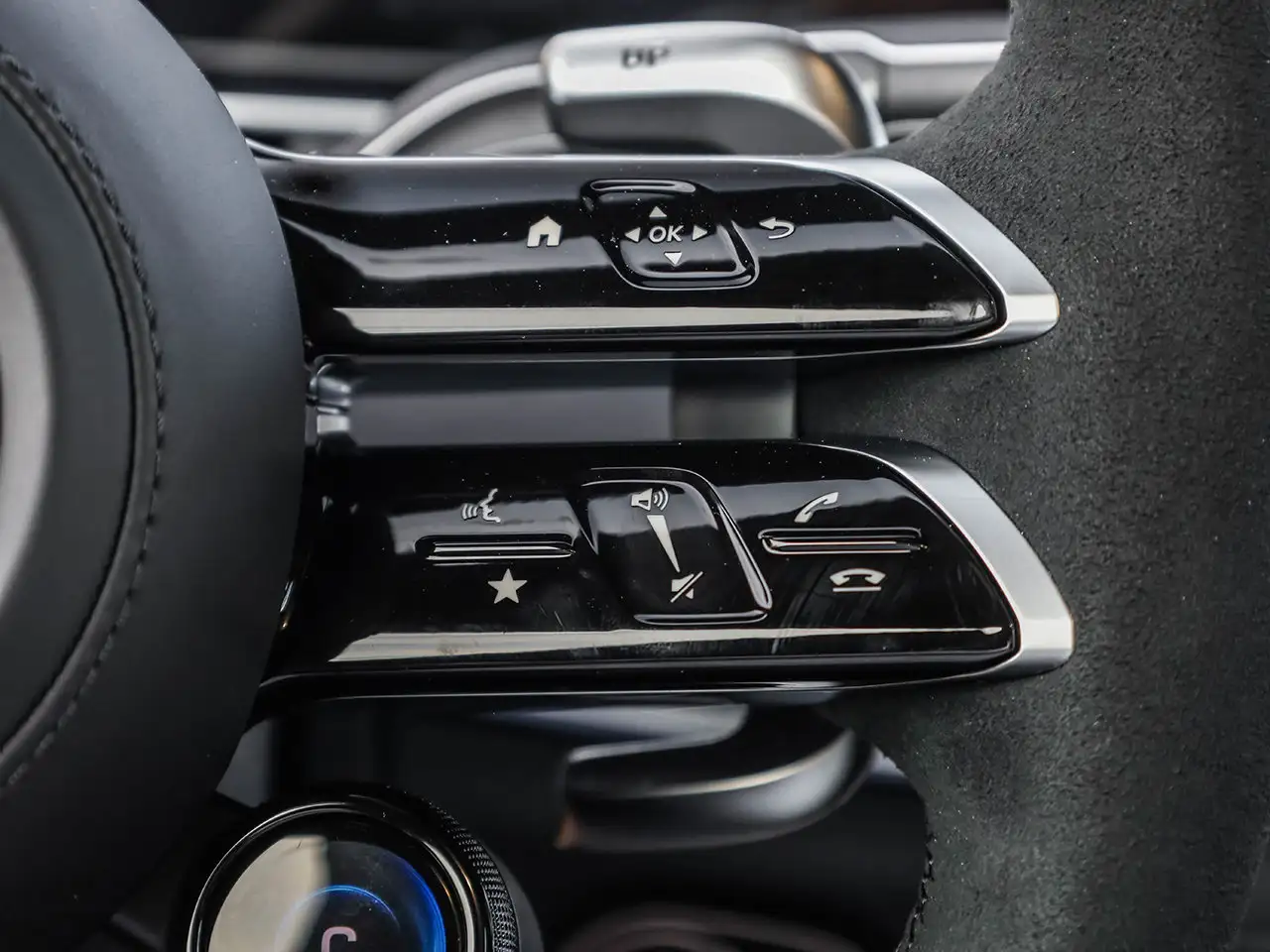Mercedes-Benz GLE - Image 23