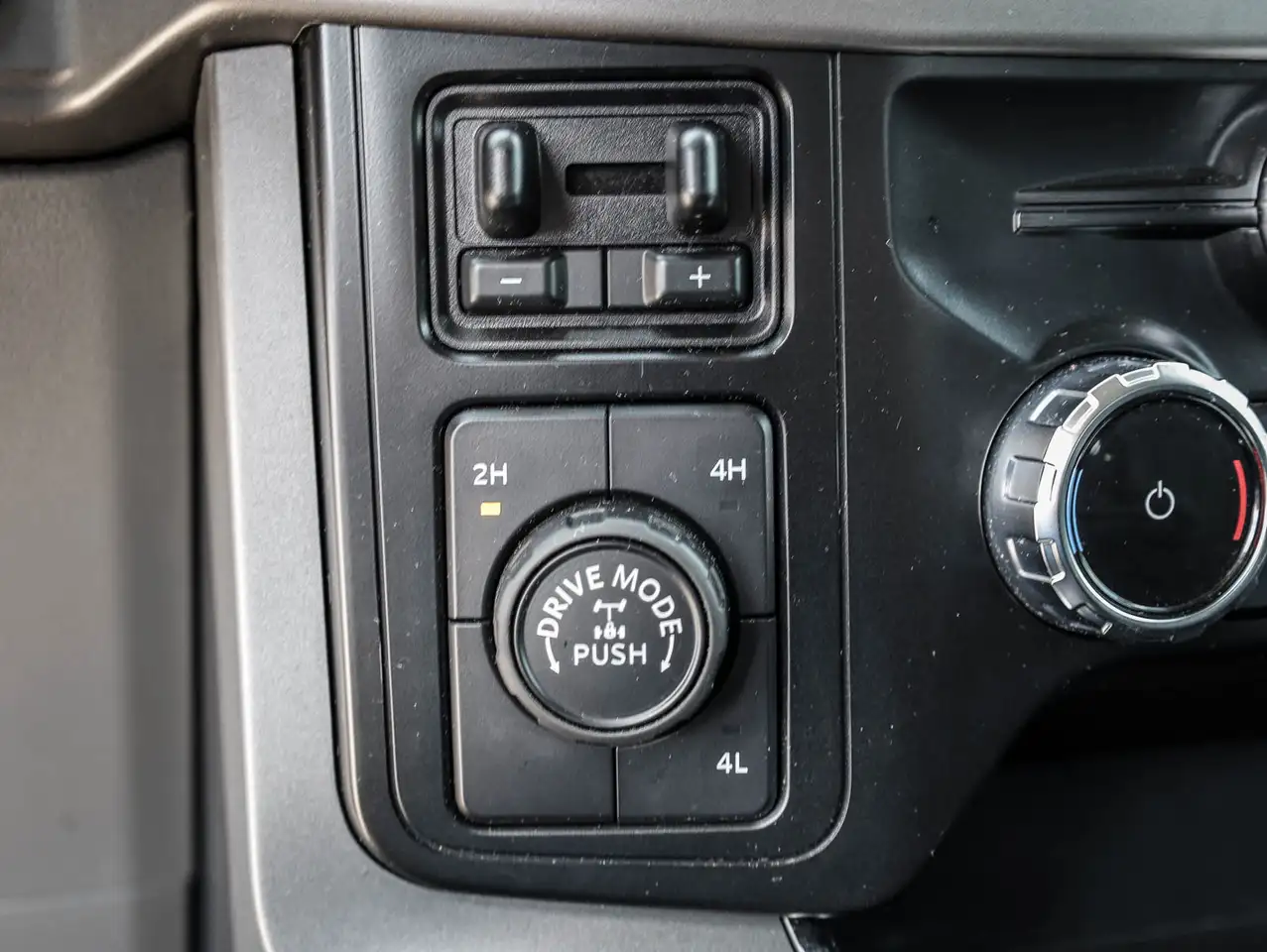 Ford F-150 - Image 22